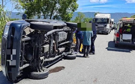 花蓮小客車左轉！砂石車煞不住猛撞　當場側翻2人手腳骨折送醫