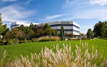 消息称美光全面暂停 DDR4/5 与 LPDDR4/5 内存报价，后续可能调涨 2~3 成