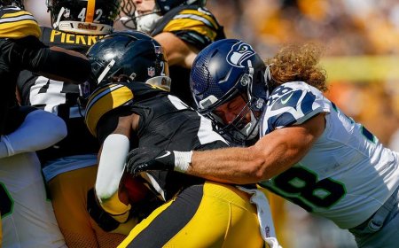 Steelers returner suffers major kickoff blunder in loss vs Seahawks