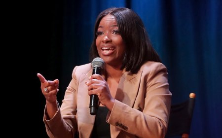 Crockett dismisses critics who think 'Hitler' and 'fascist' comparisons contribute to political violence