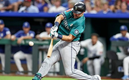 Mariners' Cal Raleigh breaks Yankees legend Mickey Mantle's switch-hitter home run record with historic blast