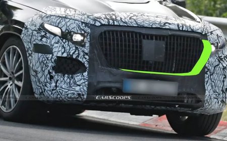 梅赛德斯 - 迈巴赫 GLS 改款车型谍照曝光：格栅设计微调