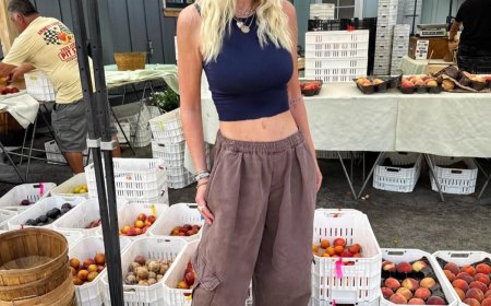 Tori Spelling Recalls Going on a Date With ‘Intelligent’ Charlie Sheen