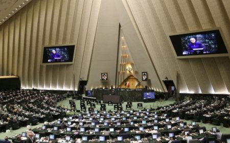 伊朗面临联合国制裁之际，强硬派议员要求研制核弹