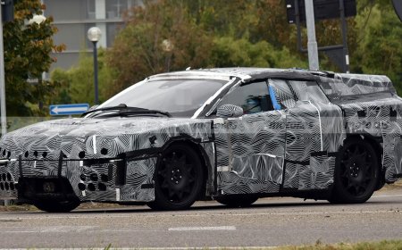 法拉利首款电动汽车最新谍照曝光，预计为五门跨界车