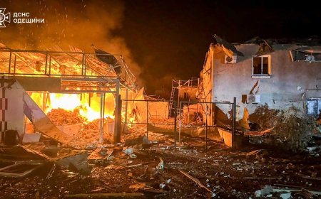 特朗普与泽连斯基会晤前夕：俄罗斯空袭与乌克兰攻击导致莫斯科机场瘫痪