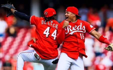 Reds star Noelvi Marte robs Pirates' Bryan Reynolds of homer in spectacular, game-saving grab