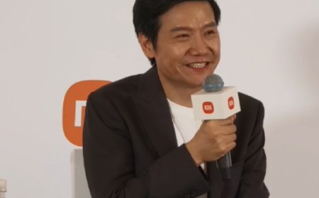 雷军：汽车市场很大，还远没到要相互比较的阶段里，不少车厂跟小米正在结盟和合作