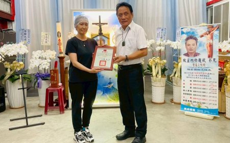 一生以「從愛出發」　原住民委員會追頒「超人醫師」徐超斌二等原住民族奬章