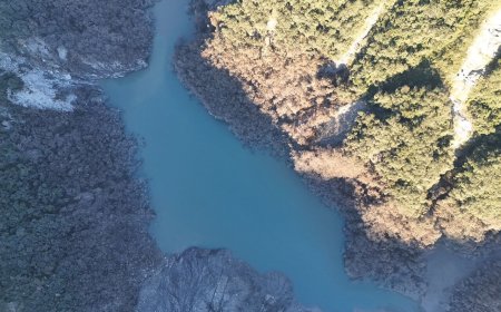 馬太鞍堰塞湖最新空拍！蓄水量剩600萬噸　維持紅色警戒