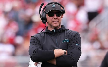 Jaguars players separate coach Liam Coen from 49ers assistant Robert Saleh after game