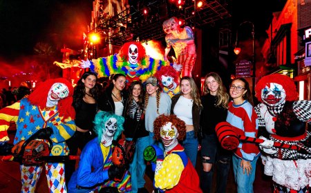 Sydney Sweeney and Scooter Braun Hold Hands During Halloween-Themed Outing