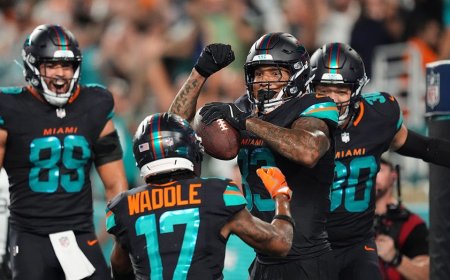 Darren Waller puts on vintage performance to help Dolphins grab first win of 2025 season