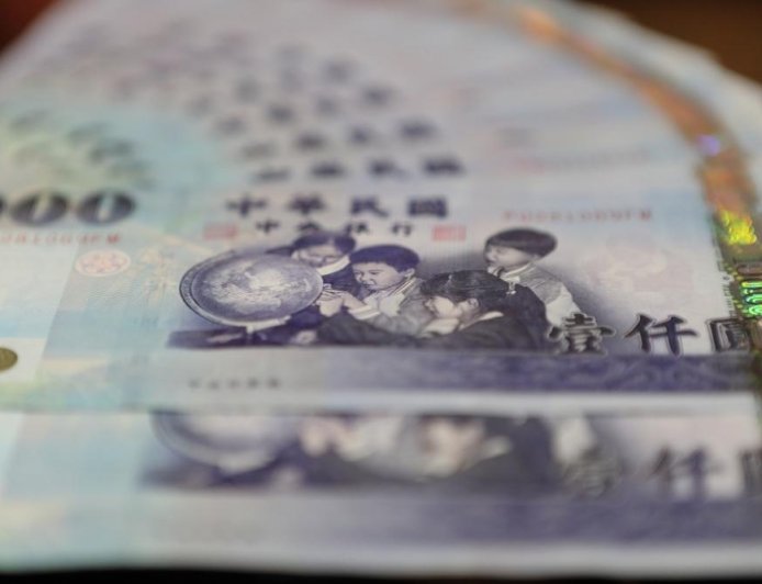 普發1萬最快10月入帳 賴清德簽總統令、政院本月送預算