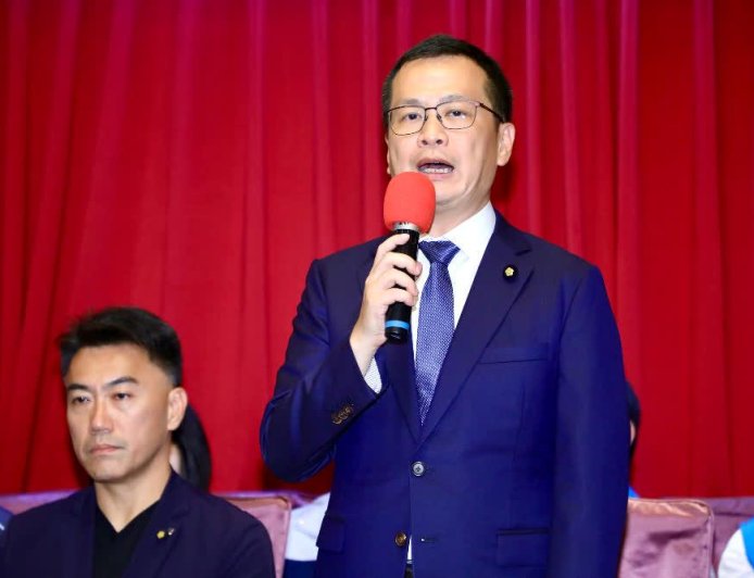 自掏36萬購紓壓球挺黨工 羅智強:若當選主席將延續朱立倫作法