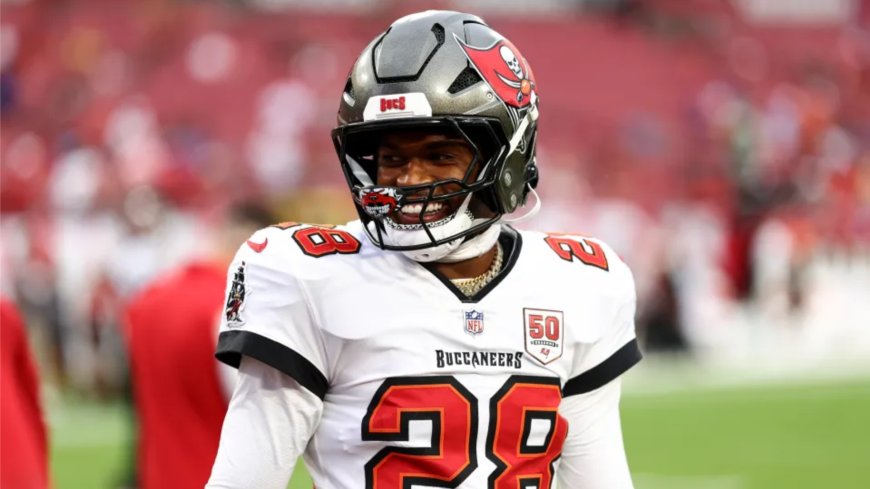 Antonio Brown cooks Shilo Sanders in workout footage just days after brutal cut