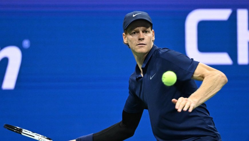 Fan Caught Trying to Steal Something From Jannik Sinner's Bag at US Open