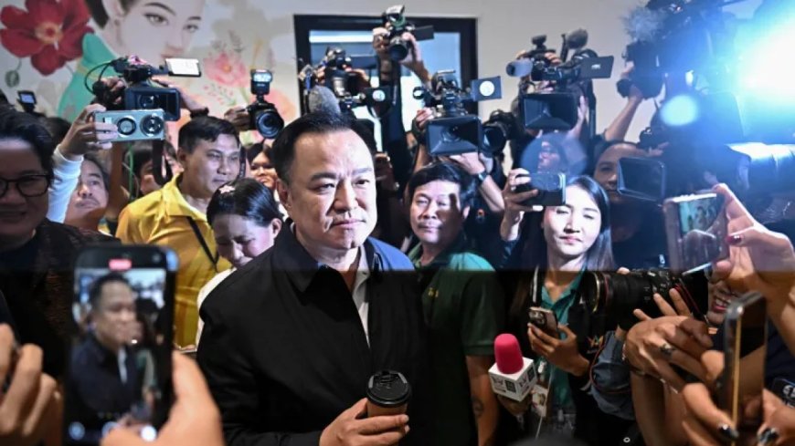 泰国代总理在竞选领导人期间寻求解散议会