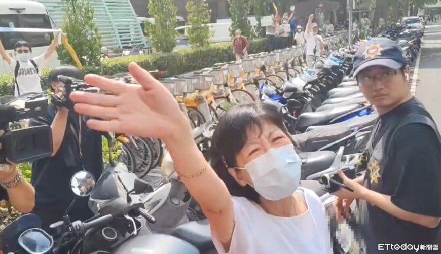陳佩琪3度潰堤！柯文哲還押看守所　心痛揮手淚別囚車