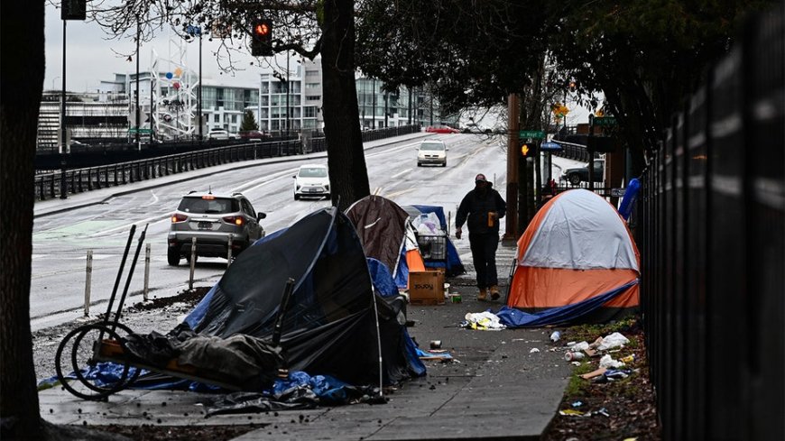 Portland mayor warns city to fix homeless problem before Trump 'deploys bulldozers'