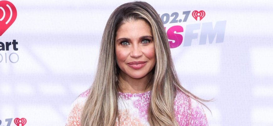 Danielle Fishel’s Bold New Chapter Begins On 'Dancing With The Stars'