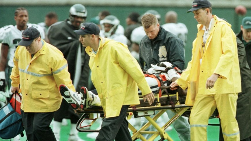 ‘Deepest, darkest fear’ – Cowboys star suffered injury against Eagles that left him temporarily paralyzed