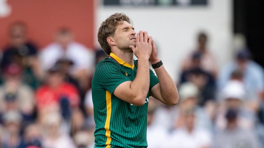 South Africa star struck down with gruesome injury at Lord’s during England ODI