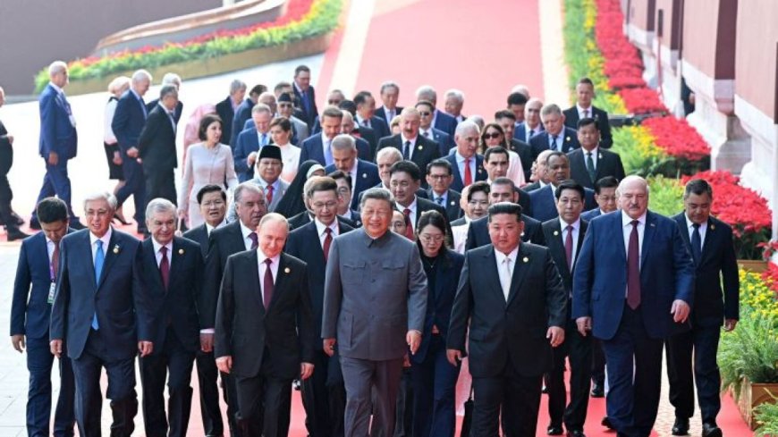 金正恩女儿意外出席中国阅兵,她会成为朝鲜接班人吗?
