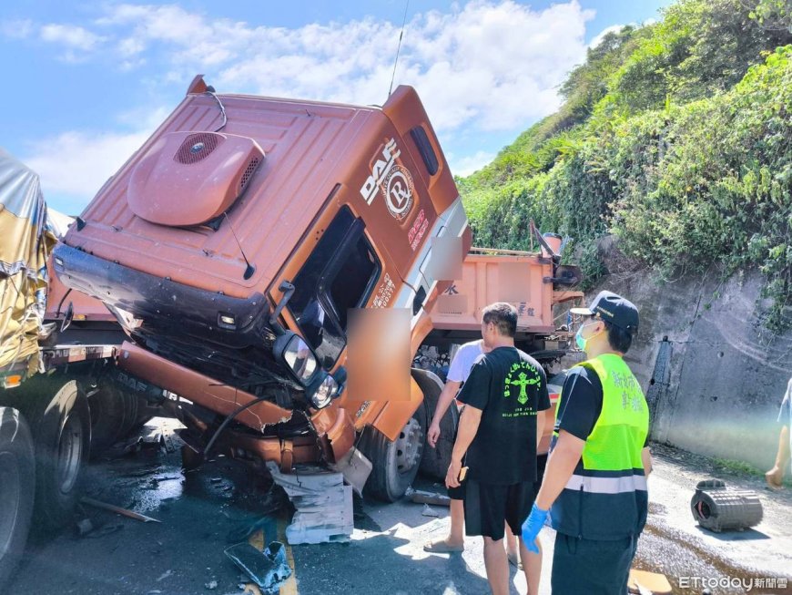 快訊／台2線嚴重事故！油罐車追撞2聯結車　貢寮至頭城雙向封閉
