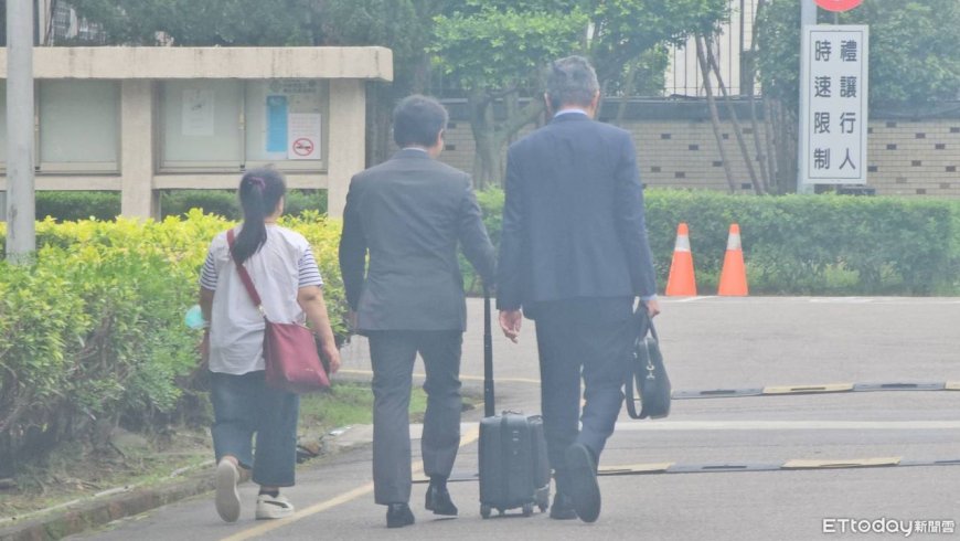 陳佩琪曝柯文哲點頭！同意7000萬交保　律師抵達北所律見
