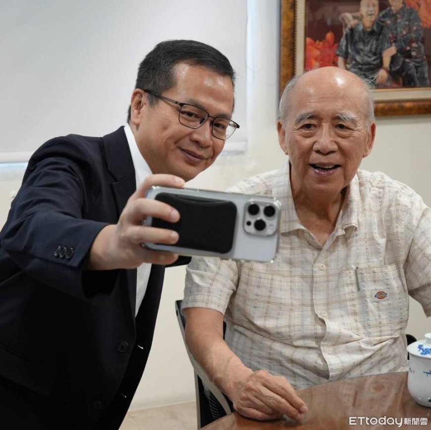 拜會吳伯雄！羅智強再喊「一個太陽」　誓言不會重演2024悲劇