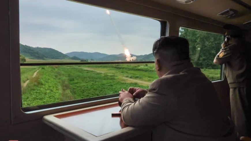 朝鲜领导人金正恩称新型洲际弹道导弹火箭发动机试验“意义重大”