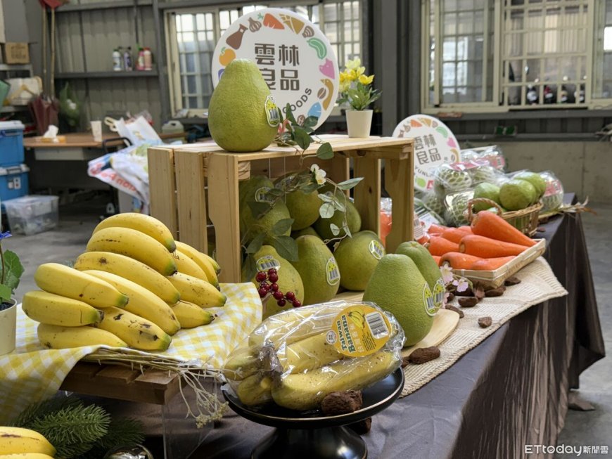 雲林良品啟航！文旦、香蕉裝櫃新加坡　展現台灣農產國際競爭力