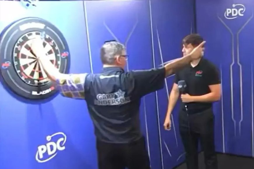 Darts star risks fine with incredible act of sportsmanship to rival