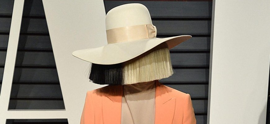 Only Singer Sia Can Stop Harry Jowsey From 100 Percent Tying The Knot On Reality TV