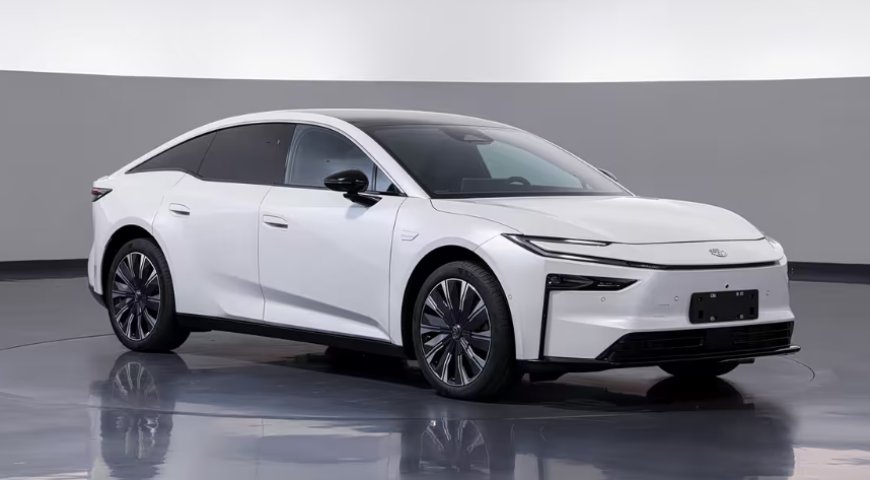 「TOYOTA全新超帥轎跑」大陸即將上市！尺碼空間更勝Corolla、Camry