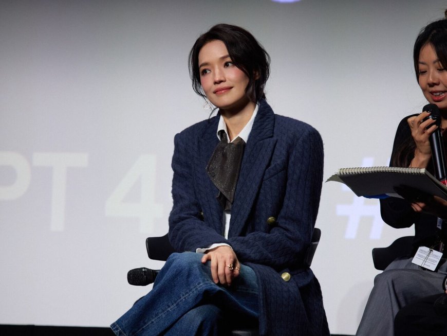 舒淇當導演造型好帥　巧搭葫蘆珠寶更時髦