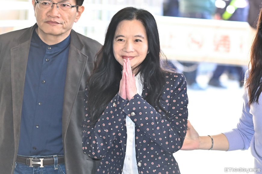 應曉薇趕在羈押庭前PO學霸女兒畢業照　喊話：在倫敦要好好照顧自己