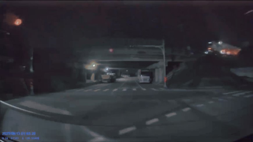 國道聯結車自撞！油箱噴出飛下高架橋　驚悚爆炸瞬間畫面曝光