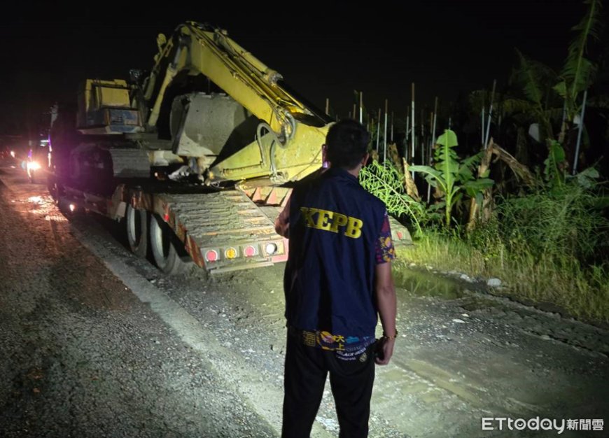 回填廢棄物！高雄美濃坑洞2怪手暗夜出入　環保局扣留開罰900萬