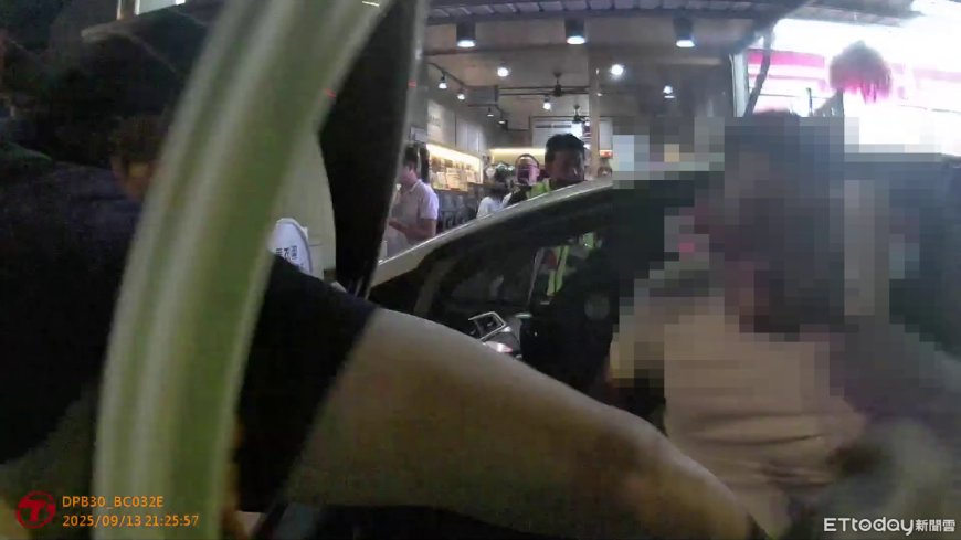 男參加大士爺文化季違停　一查竟是侵占車！警拉下車上銬