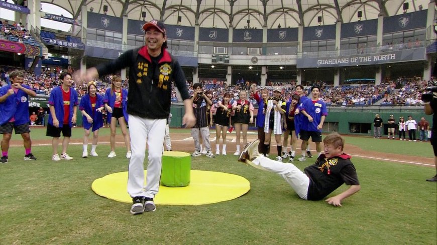 胡瓜與統一獅總教練林岳平球場PK　胡瓜翻車大摔慘敗