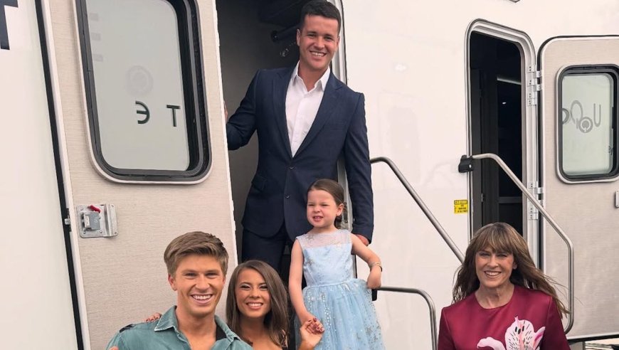 See Robert Irwin’s Niece, 4, Help Him Practice After ‘DWTS’ Rehearsals