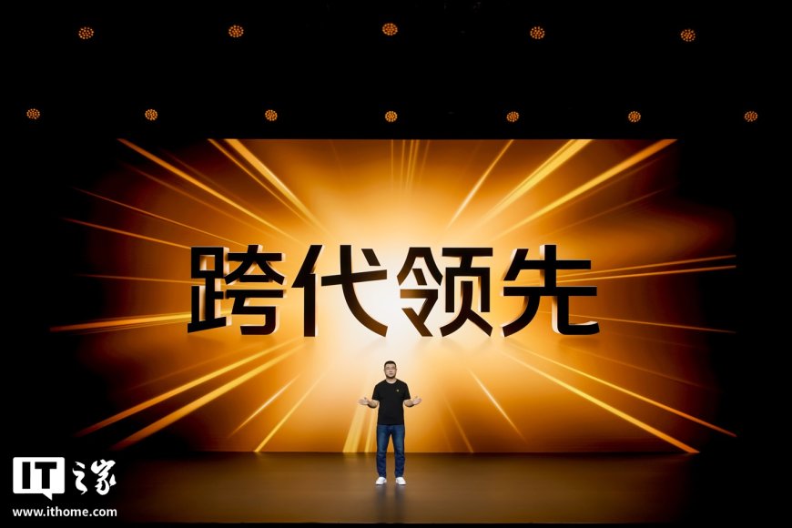 iQOO 15 手机搭载 2K 三星珠峰屏,全球首发最新、最好的「M14 发光材料」