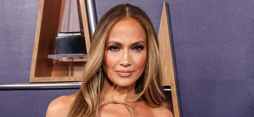 Jennifer Lopez Reportedly 'Spending A Lot Of Money' To Make Her Hidden Hills Mega-Mansion 'Lush'