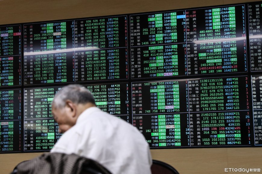 快訊／台積電跌10元至1310　台股下挫逾150點失守26000