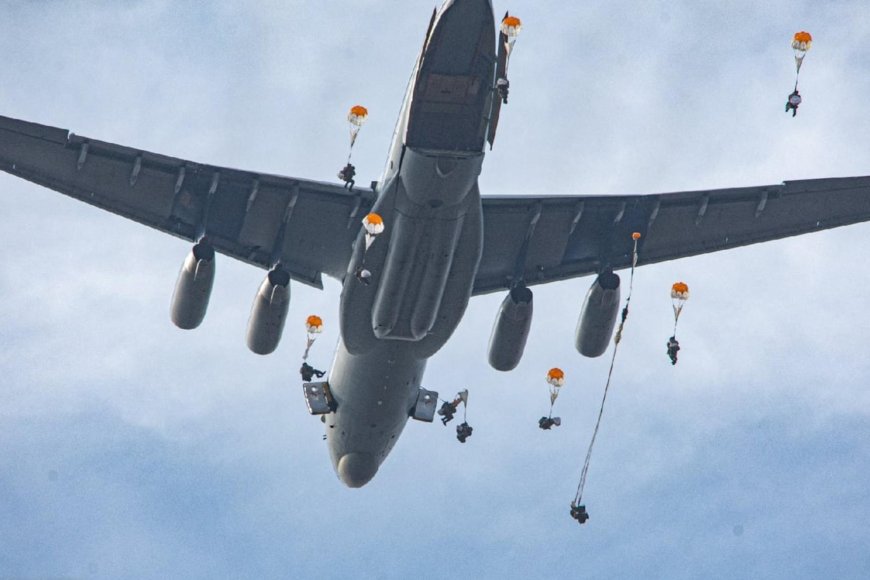 《泰晤士報》揭露：為回報對烏戰支持　俄國正訓練中國傘兵以利犯台