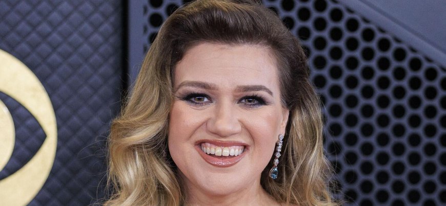 Kelly Clarkson Back On Hosting Duties Weeks After Brandon Blackstock's death