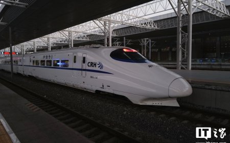 2025 国庆中秋假期第一天，全国铁路预计发送旅客 2300 万人次