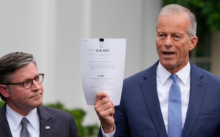 Dems 'sacrificed the American people,' Thune says as government barrels toward midnight shutdown